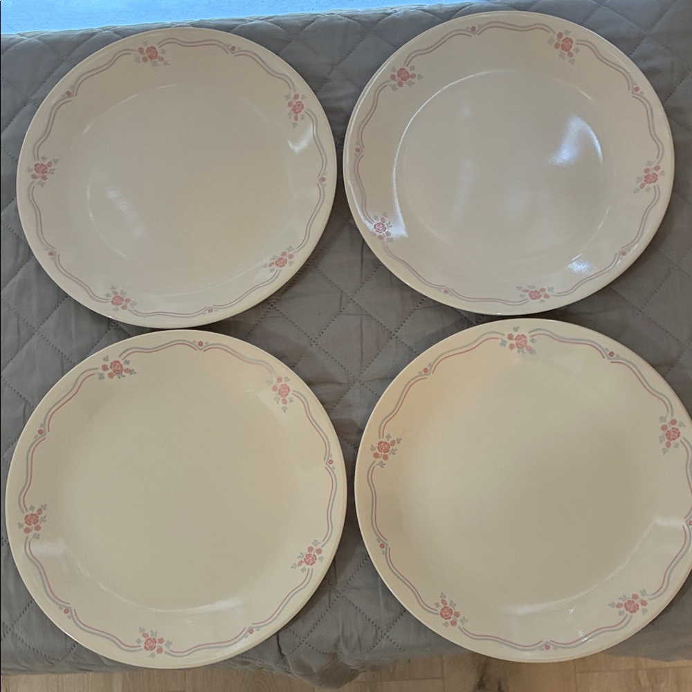 VTG Corelle by Corning Floral Cream Dinner Plates Set of 4